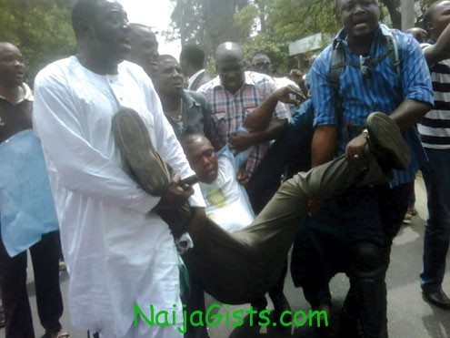 nigerian police teargassed lagos protesters