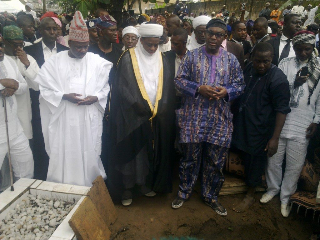 Lateef adegbite's grave