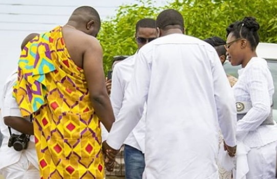 john dumelo praying at wedding