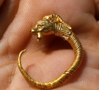 2000 year old golden earring israel