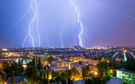 lightning strikes queens new york