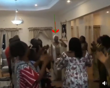 ooni of ife wife singing praise and worship